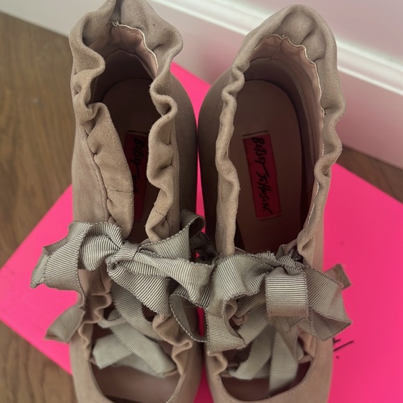 Betsey Johnson Taupe Luvey272 8.5 - Picture 5 of 10